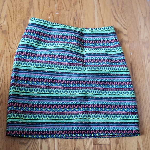 Patterned mini skirt - Picture 3 of 3